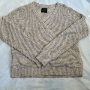 Abercrombie & Fitch sweater size S
